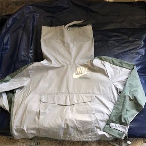 Nike crop windbreaker